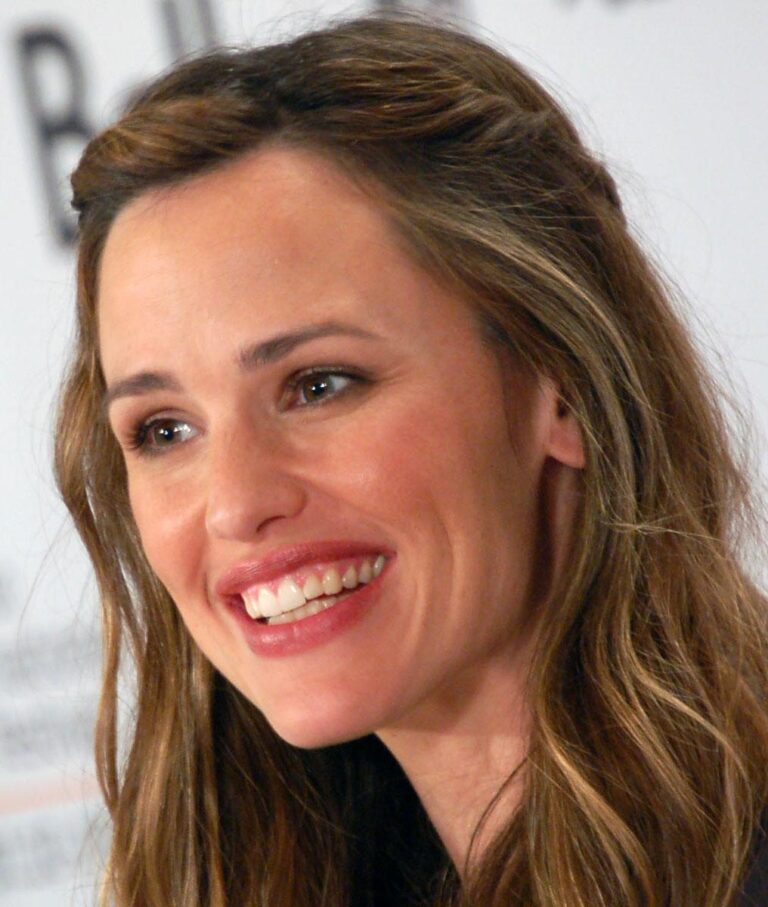 #67Strong4Kids: Jennifer Garner Takes Strides of Hope